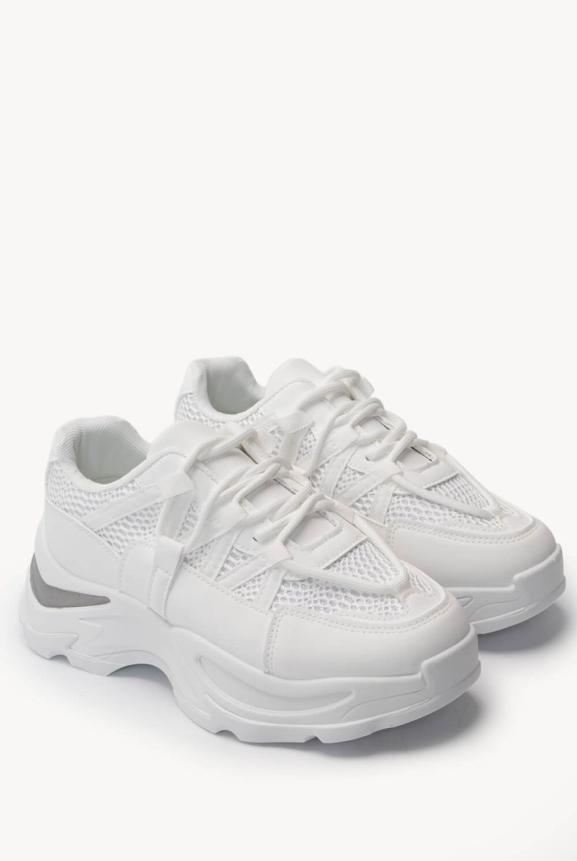 Λευκά Sneakers με Συνδυασμό Mesh και Συνθετικού Υλικού