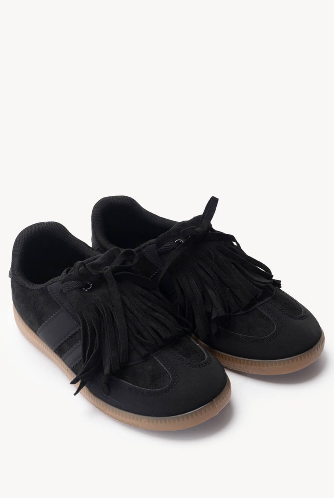 Μαύρα Suede Sneakers με Διακριτικά Κρόσσια -  προβολή προϊόντος σε λευκό φόντο