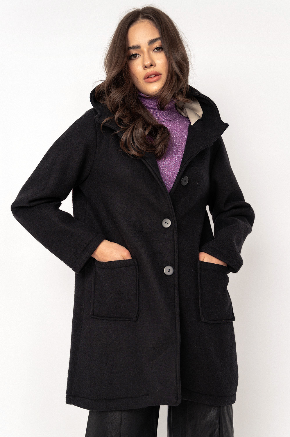 Μαύρο Παλτό με Κουκούλα και Εξωτερικές Τσέπες
